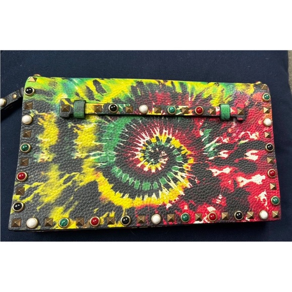 Valentino Garavani Multicolor Tie-Dye Clutch with Studs cruise collection 2017 - Picture 7 of 14